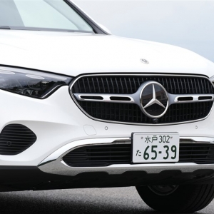 【安くなりました】メルセデス・ベンツの売れ線SUV「GLC」に“シンプル装備仕様”追加　アリかナシか ...