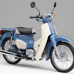 【制度は整ったが…】4月から普通自動車免許で125ccバイク解禁。でも今すぐ乗れないってどういうこと？ ...